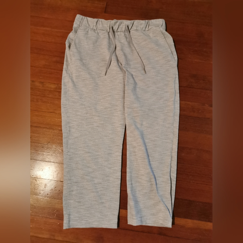 Lululemon On the Fly Crop *23"